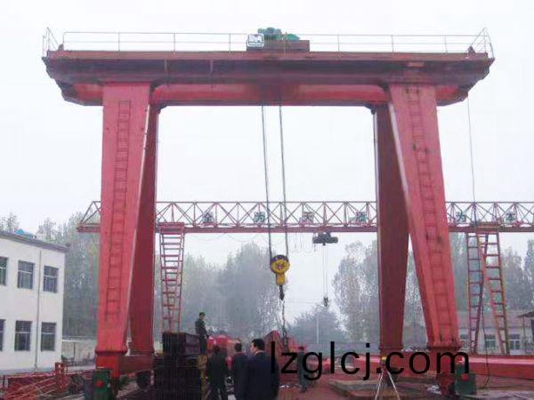 門式起(qi)重(zhong)機(ji)