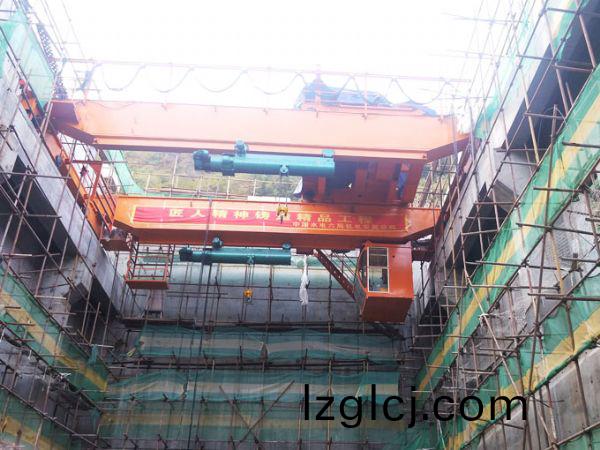 橋(qiao)式(shi)起重(zhong)機